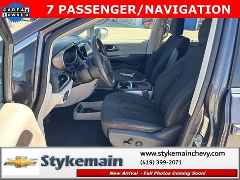 Used 2018 Chrysler Pacifica Touring Plus image 13