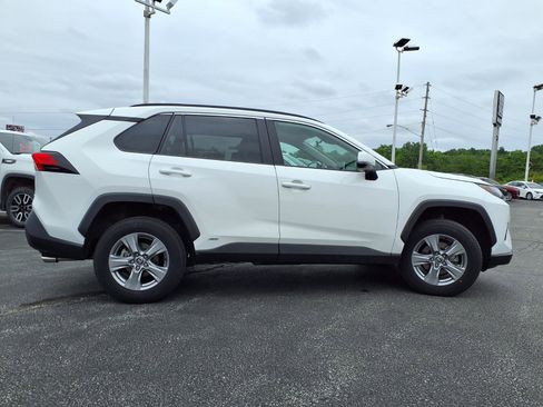 Used 2024 Toyota RAV4 XLE AWD/4WD image 36