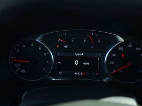 Used 2023 GMC Terrain SLT image 29