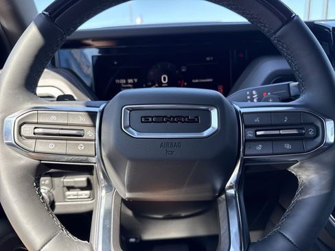 New 2026 GMC Yukon Denali w/ Denali Reserve Package AWD/4WD image 25