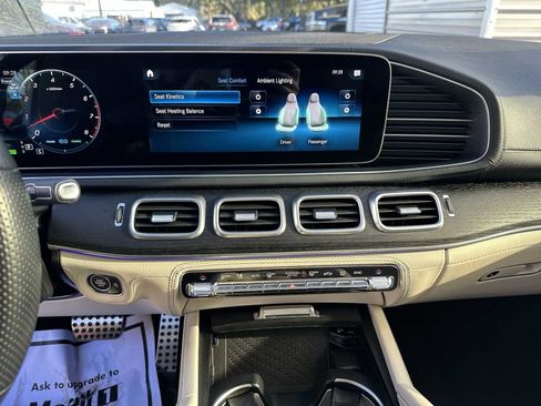Used 2023 Mercedes-Benz GLS 450 4MATIC image 21