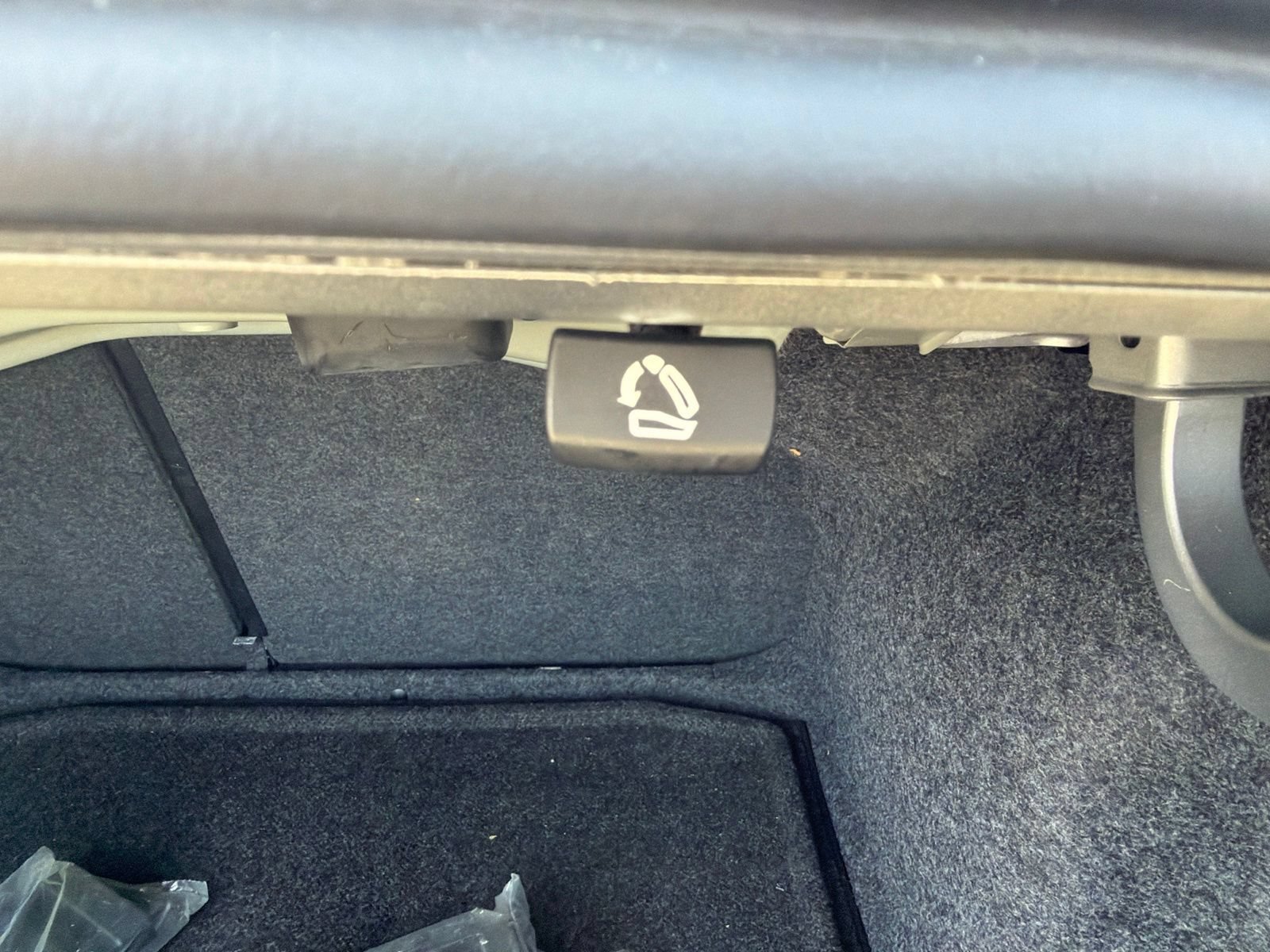 Certified 2023 Volkswagen Jetta SE FWD image 42