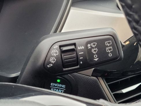 Used 2022 Ford Escape SEL image 32