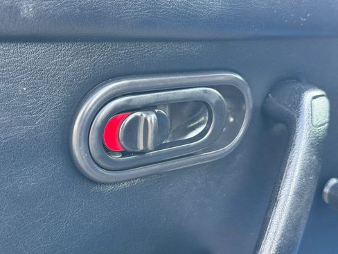 Used 1990 MAZDA MX-5 Miata RWD image 10