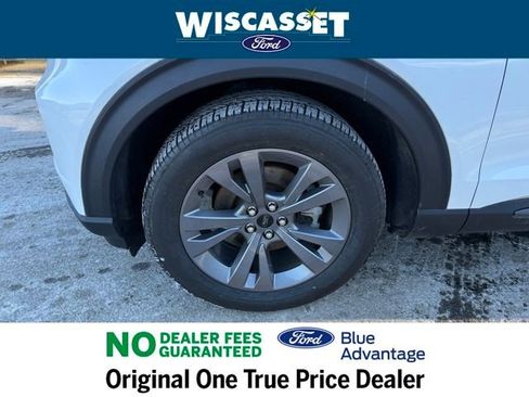 Certified 2022 Ford Explorer XLT w/ Equipment Group 202A image 29