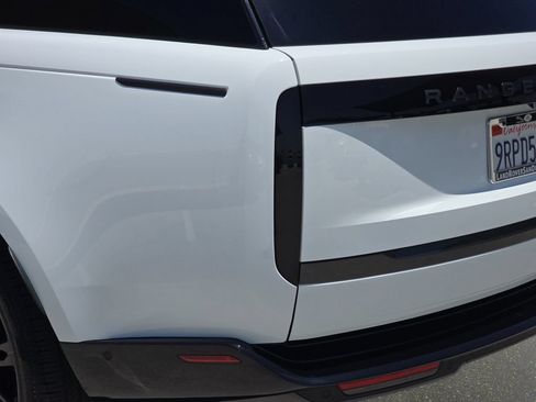 Certified 2025 Land Rover Range Rover SE AWD/4WD image 36
