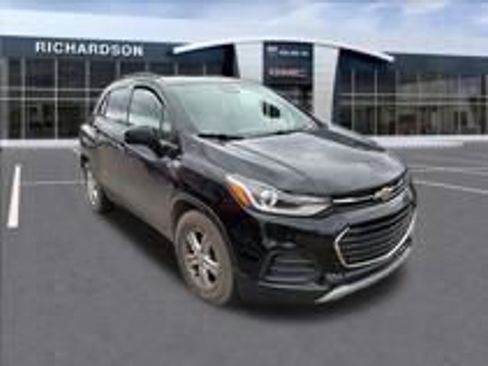 Used 2019 Chevrolet Trax LT w/ LT Convenience Package FWD image 13