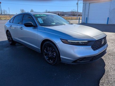 New 2025 Honda Accord SE image 5