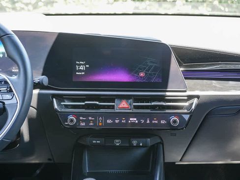 Used 2023 Kia Niro Wind FWD image 13