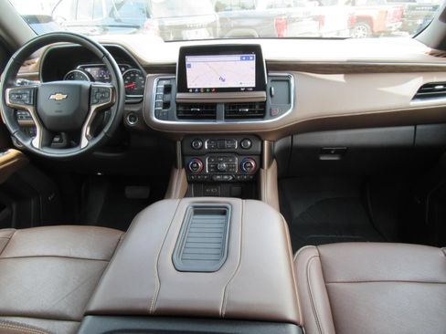 Used 2021 Chevrolet Tahoe High Country w/ Premium Package AWD/4WD image 12