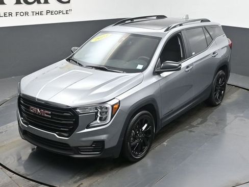 Used 2023 GMC Terrain SLE w/ Driver Convenience Package image 45