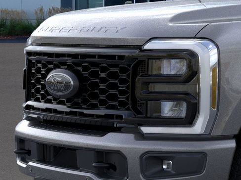 New 2026 Ford F250 Lariat w/ Black Appearance Package AWD/4WD image 17