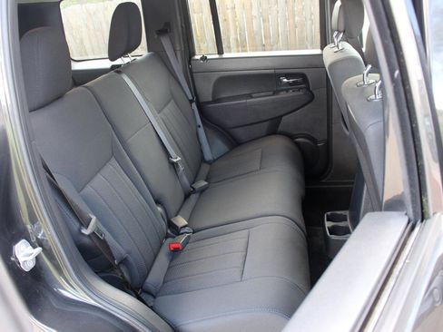 Used 2011 Jeep Liberty Sport w/ Popular Equipment Group AWD/4WD image 30