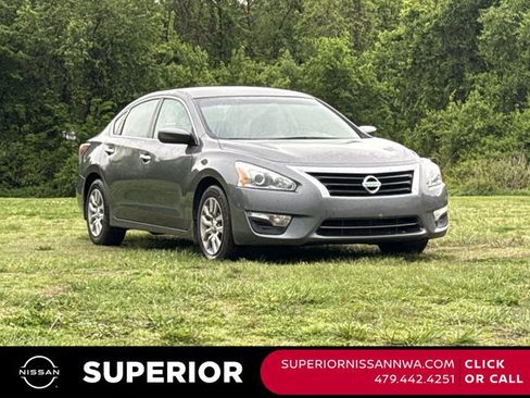 Used 2015 Nissan Altima 2.5 S w/ Power Driver Seat Package FWD image 1
