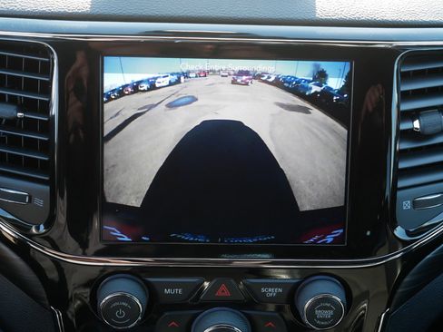 Used 2019 Jeep Grand Cherokee Altitude image 27