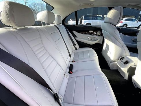 Certified 2022 Mercedes-Benz E 350 4MATIC Sedan image 19