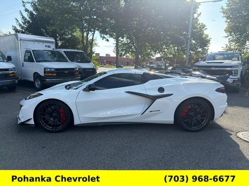 Used 2024 Chevrolet Corvette Z06 w/ Z07 Performance Package RWD image 4