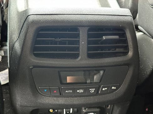 Used 2017 Honda Pilot Touring image 16