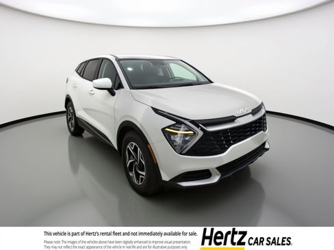 Used 2025 Kia Sportage LX image 1