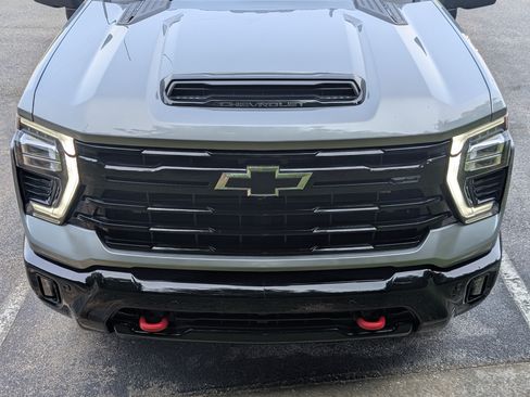 Used 2025 Chevrolet Silverado 2500 LT w/ Trail Boss Package AWD/4WD image 12