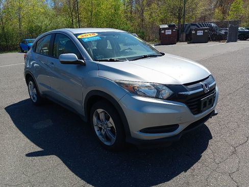 Used 2018 Honda HR-V LX image 7