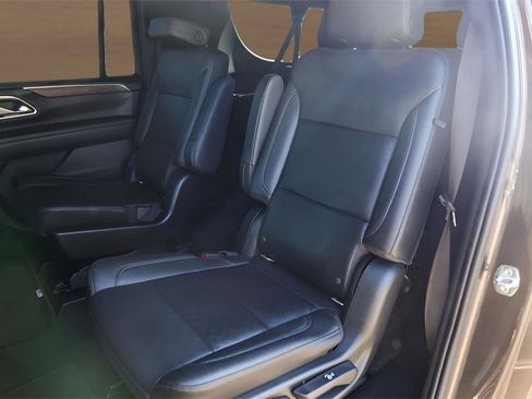 Used 2021 Chevrolet Suburban Z71 image 25