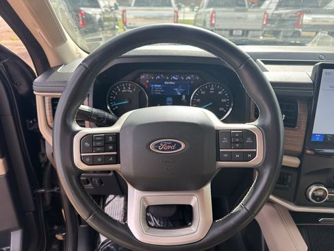Used 2024 Ford Expedition Max Limited image 23