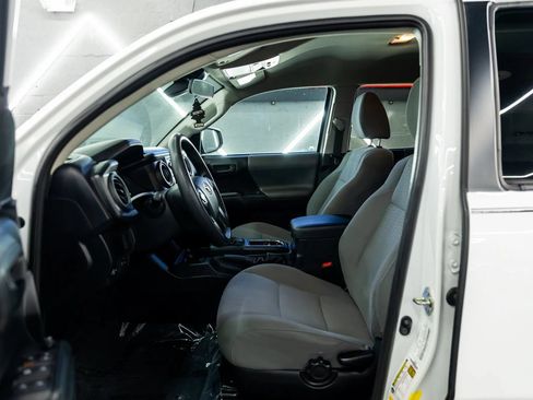 Used 2019 Toyota Tacoma SR w/ SR Convenience Package RWD image 11