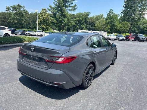 Used 2025 Toyota Camry SE w/ Convenience Package FWD image 4