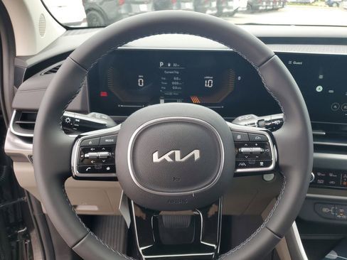 New 2026 Kia Carnival FWD image 10