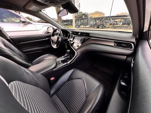 Used 2020 Toyota Camry SE FWD image 23