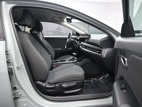 Used 2025 Kia K4 FWD image 27