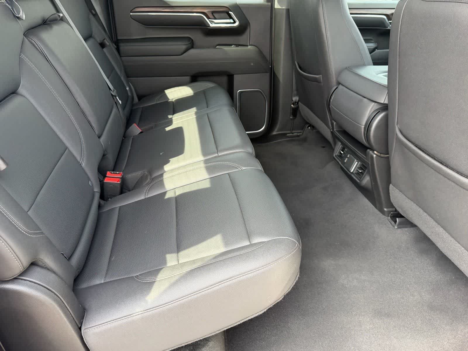 Used 2024 GMC Sierra 1500 SLT AWD/4WD image 14