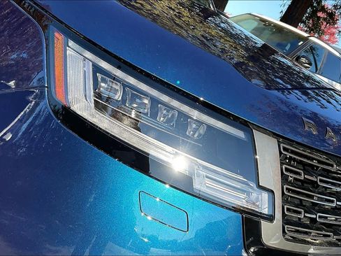 New 2025 Land Rover Range Rover Long Wheelbase SE image 33