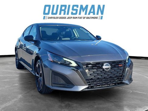 Used 2025 Nissan Altima 2.5 SR AWD/4WD image 1