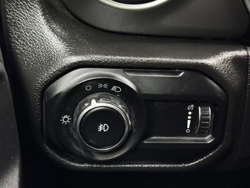 Used 2023 Jeep Wrangler Unlimited Sport AWD/4WD image 31