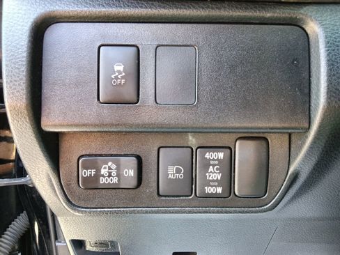 Used 2021 Toyota Tacoma TRD Off-Road AWD/4WD image 19