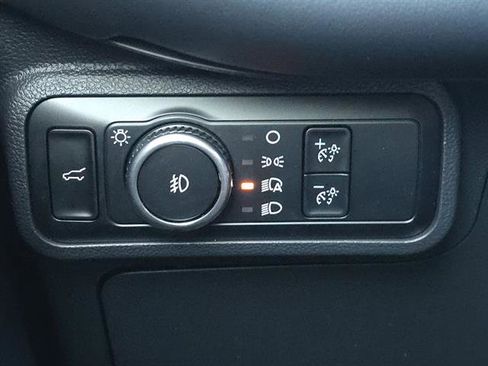 Used 2025 Ford Explorer ST image 18