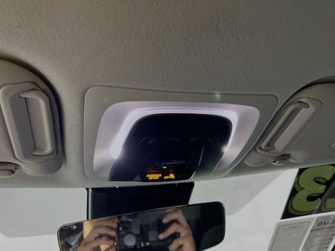 Used 2023 Toyota Corolla LE image 21