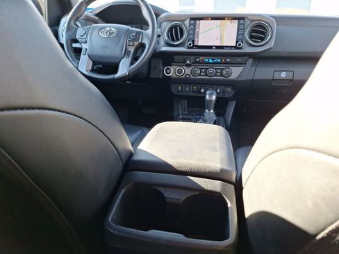 Used 2020 Toyota Tacoma TRD Sport image 34