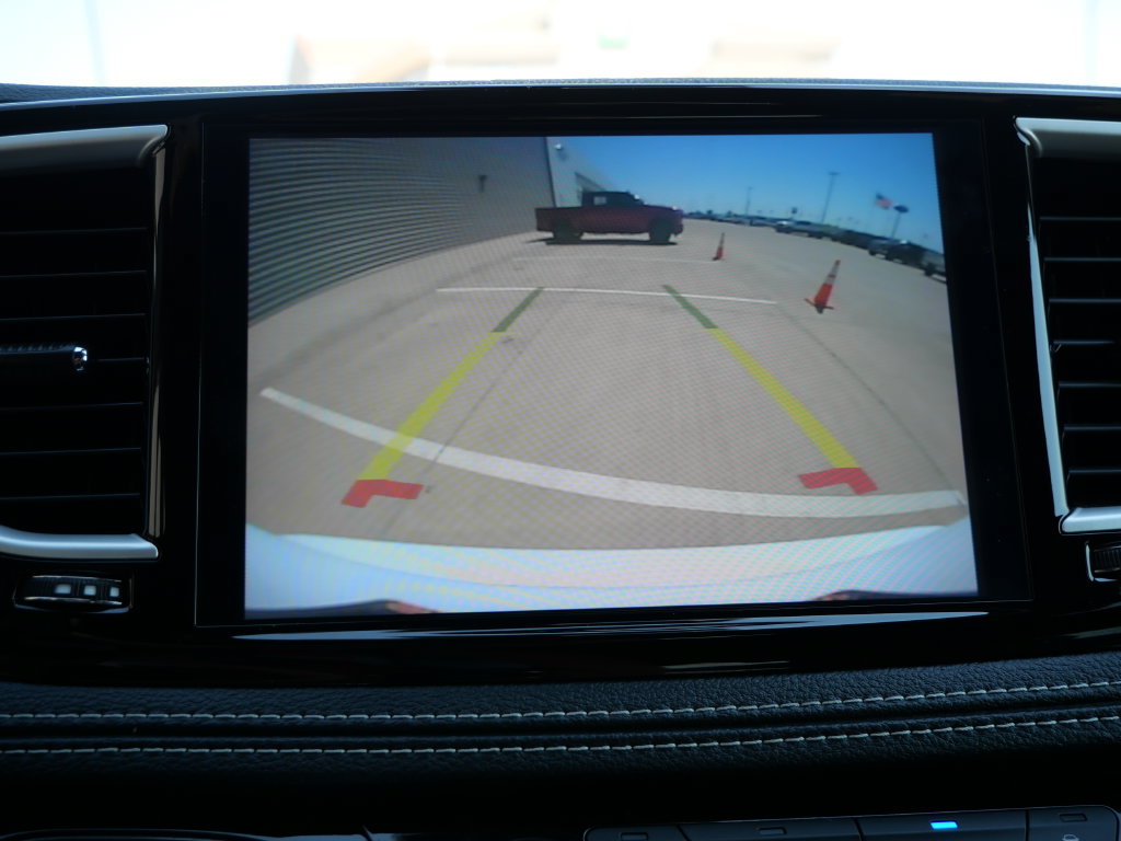 Used 2023 Chrysler Pacifica Touring FWD image 38