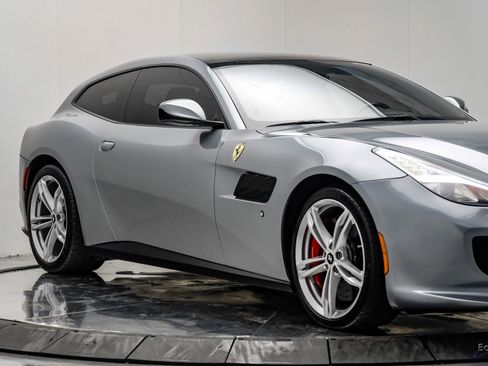 Used 2018 Ferrari GTC4Lusso AWD/4WD image 30