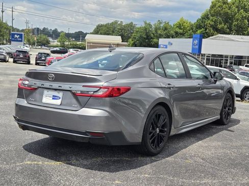 Used 2025 Toyota Camry SE FWD image 5