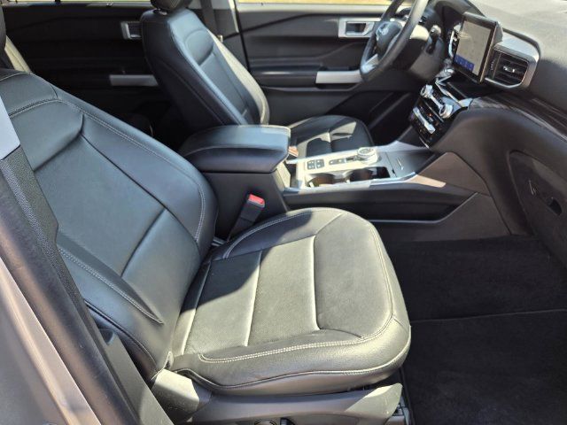 Used 2021 Ford Explorer Limited w/ Equipment Group 301A RWD image 35