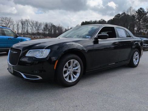 Used 2022 Chrysler 300 Touring image 7