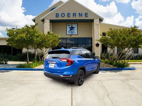 Used 2024 GMC Terrain AT4 w/ Infotainment Package II image 5