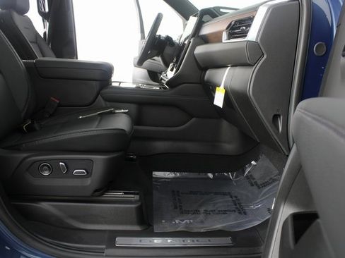 New 2026 GMC Yukon XL Denali w/ Sun & Power Step Package image 27