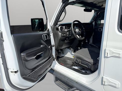 Used 2021 Jeep Gladiator Sport AWD/4WD image 15