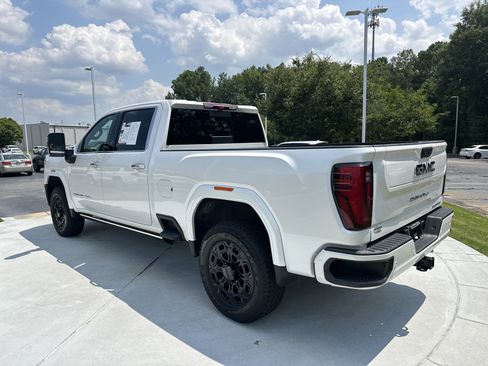 Used 2025 GMC Sierra 2500 Denali Ultimate AWD/4WD image 8