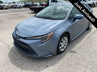 Used 2020 Toyota Corolla LE FWD video 1